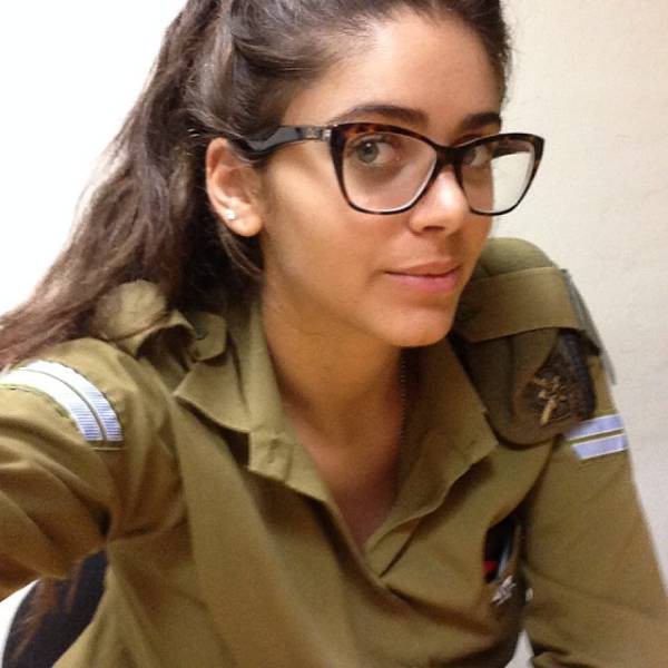 israeli_army_girls_that_are_real_beauties_in_uniform_640_03