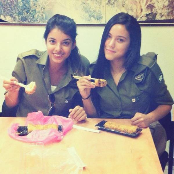 israeli_army_girls_that_are_real_beauties_in_uniform_640_12