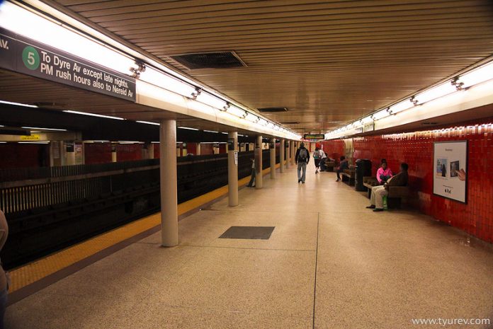 Эта женщина стала свидетелем скандала в метро. То, что она сделала потом – восхитительно!
