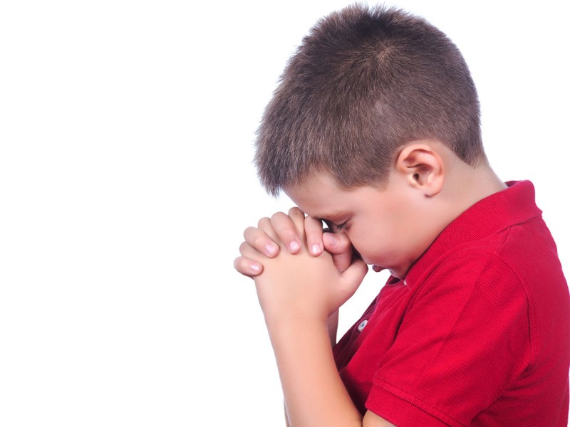 Маленький мальчик очень громко произносил свои молитвы. Причина этого тебя позабавит!