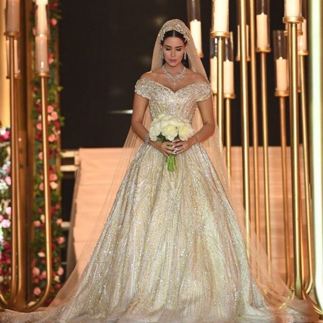 Ливанская невеста целый год шила себе платье и результат превзошел все ожидания