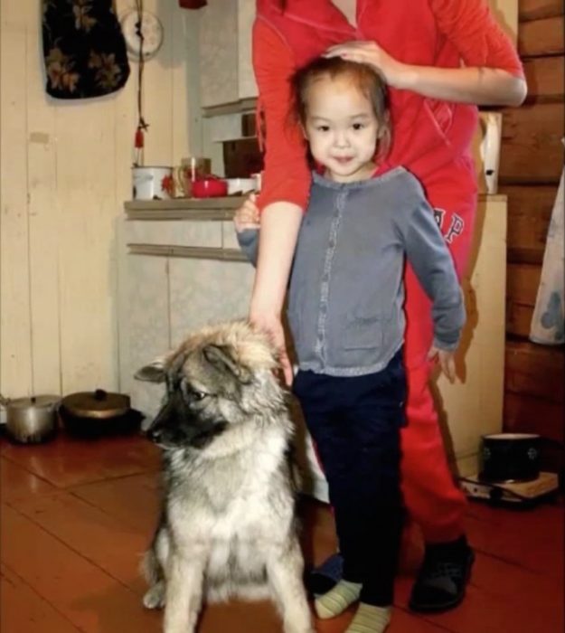 3-летняя девочка блуждала в тайге 11 дней. Волки и медведи не тронули её только потому…