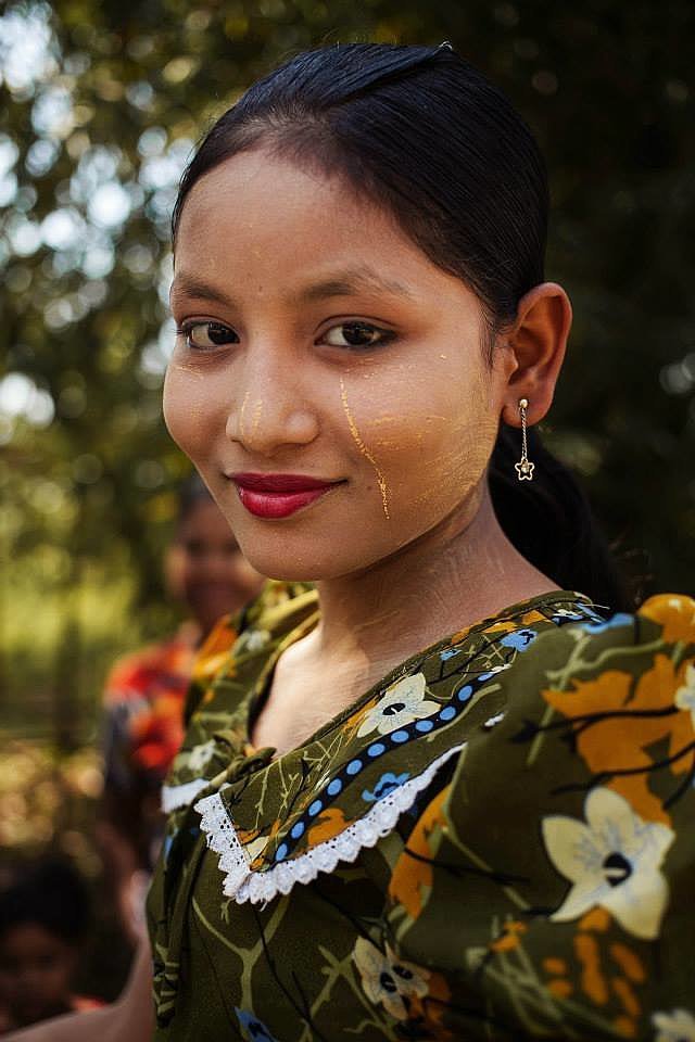 Самые красивые нации женщины. Михаэла норок атлас красоты Непал. Женщины разных народов. Мьянма красивые девушки.