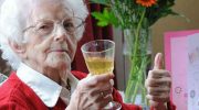 Лишний вес, кофе и алкоголь помогут вам дожить до 100 лет!