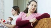 Пятидесяти четырехлетняя бабушка: «Я своих внуков не люблю. Они для меня чужие»