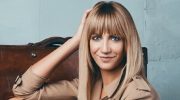 В одном пиджаке и на высоченных шпильках, прогулялась по Киеву Леся Никитюк