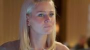 Звезда сериала Кухня, оставшись в одной ночнушке, широко расставила ножки и засветила все «потайные» места