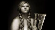 Сегодня я поняла одну важную вещь: cамая нужная покупка в жизни женщины – это топор