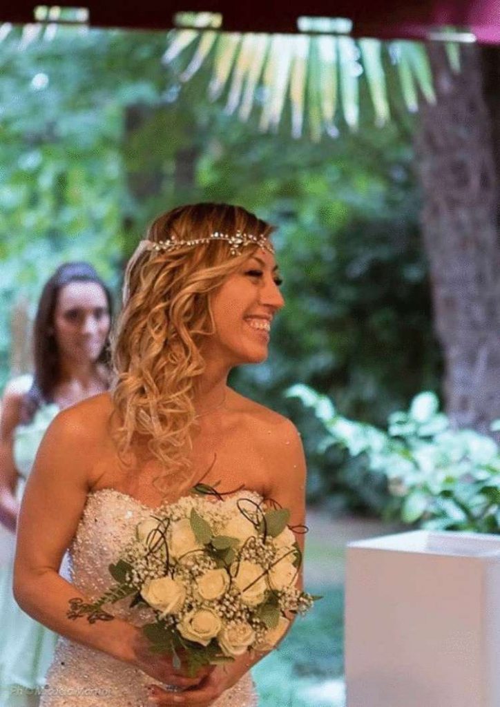 Итальянка в свои 40 лет не смогла найти пару, поэтому вышла замуж за саму себя и устроила себе медовый месяц!